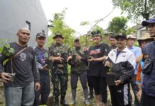 Gotong Royong Akbar pembersihan dan pengerukan sedimentasi Sungai Cihideung serta penanaman pohon di sepanjang bantaran sungai