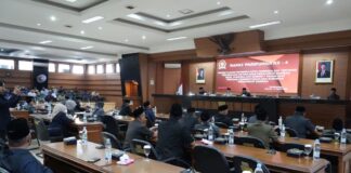 DPRD Kota Tasikmalaya menggelar Rapat Paripurna Persetujuan Raperda Kota Tasikmalaya tentang Perubahan Ketiga Atas Peraturan Daerah Kota Tasikmalaya No 7 Tahun 2016 Tentang Pembentukan dan Susunan Perangkat Daerah